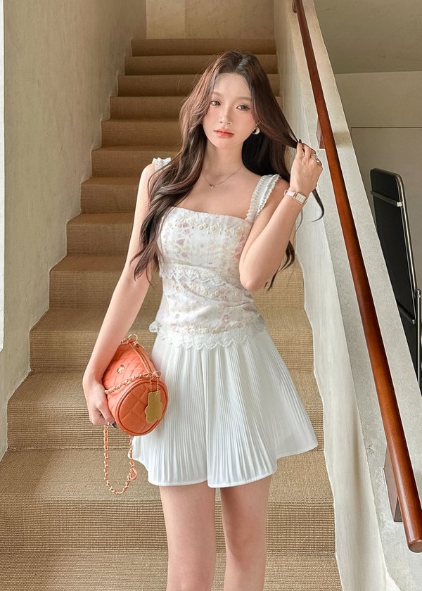 Wisteria Floral Top in Tea Rose Floral