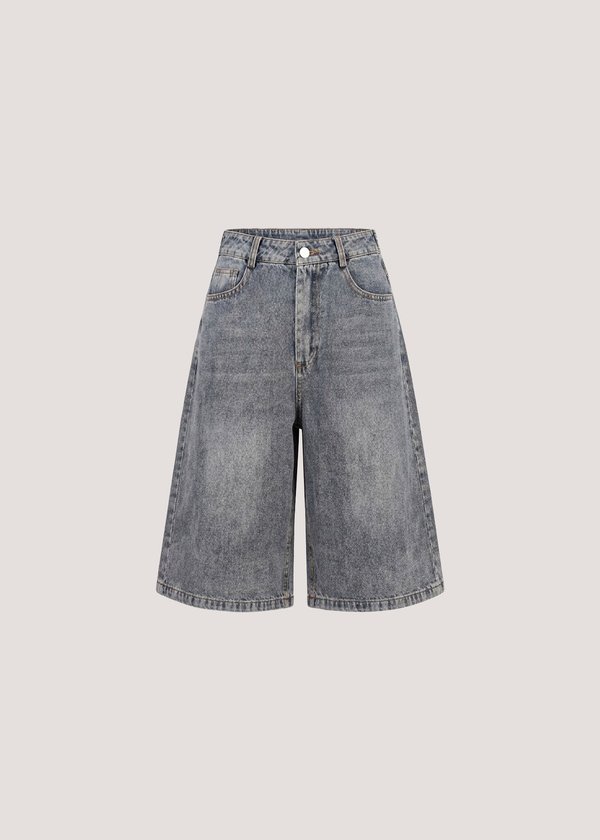 Raw Mid-Low Waisted Denim Jorts in Vintage Wash