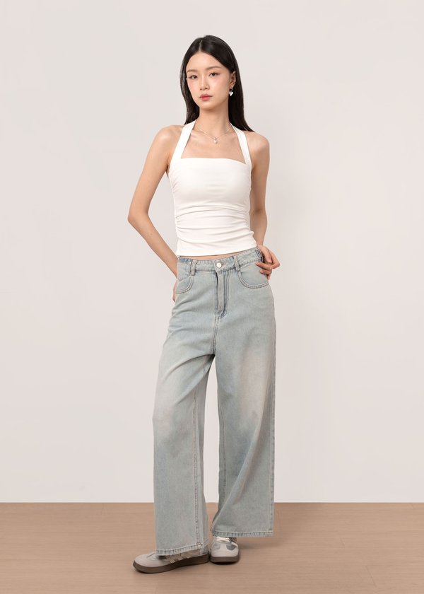 Outstanding Highwaisted Straight Cut Jeans in Light Wash *PETITE*