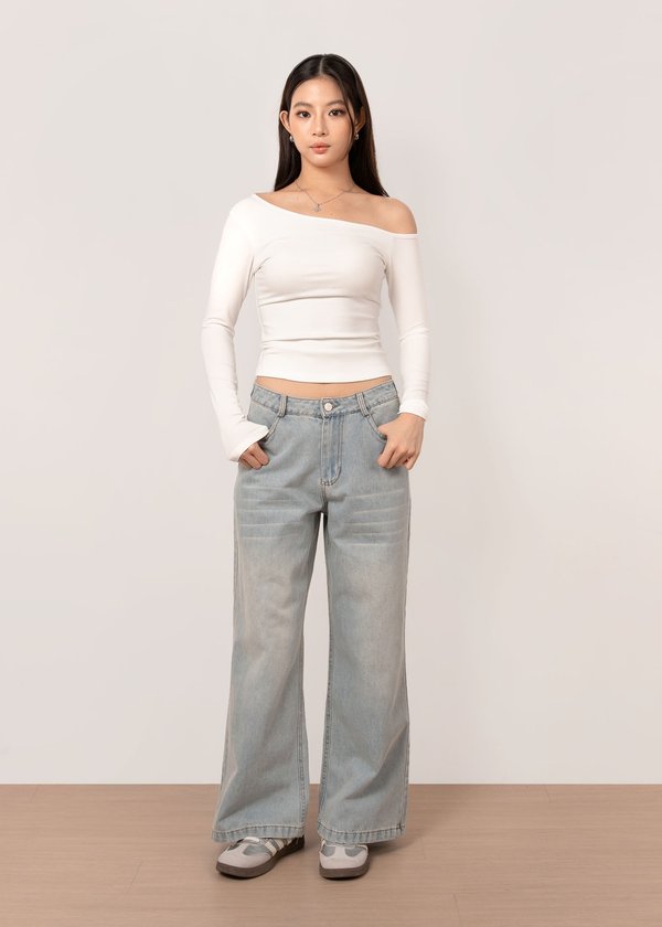 Nineties Mid Waisted Jeans in Light Wash